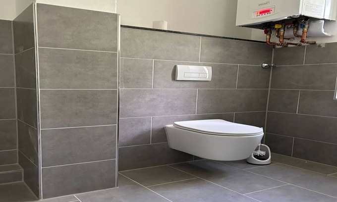 Rott Apartment | Sanierter Altbau - Modern und Zentral