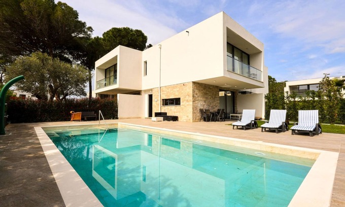Ishem House | SanPietro Vacation Villa 007