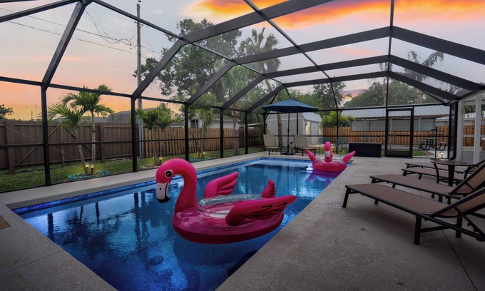 Sarasota Springs House | Sapphire Cove- 2BD/2BA Heated Saltwater Pool