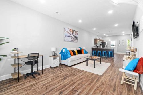 Clarksville House | Sapphire Oasis A Luxurious Townhouse Retreat near Nashville & Ft Campbell