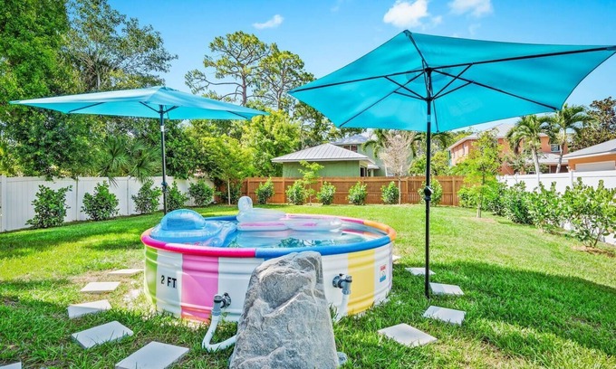 Sarasota House | Sarasota Oasis | 3BR | PetsOK | Close to beach!
