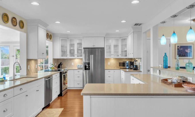 Southgate House | Sarasota Waterfront Paradise- Location, Location.!n