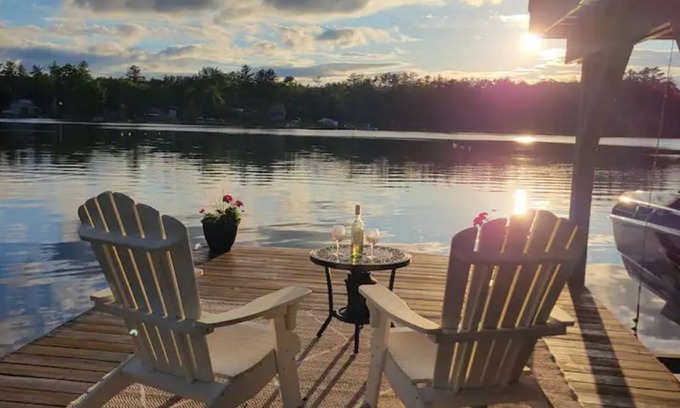 Rotterdam Junction House | Saratoga County Track Rental, 6 bedroom lake house with indoor pool & hot tub