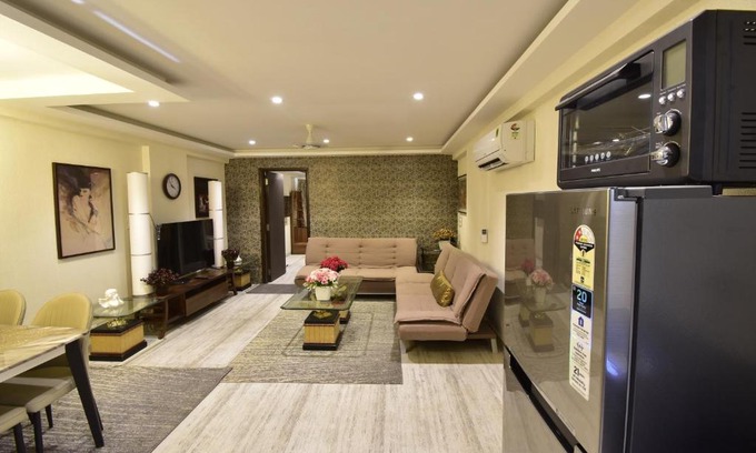 Bandra West Apartment | Sarkar Chambers