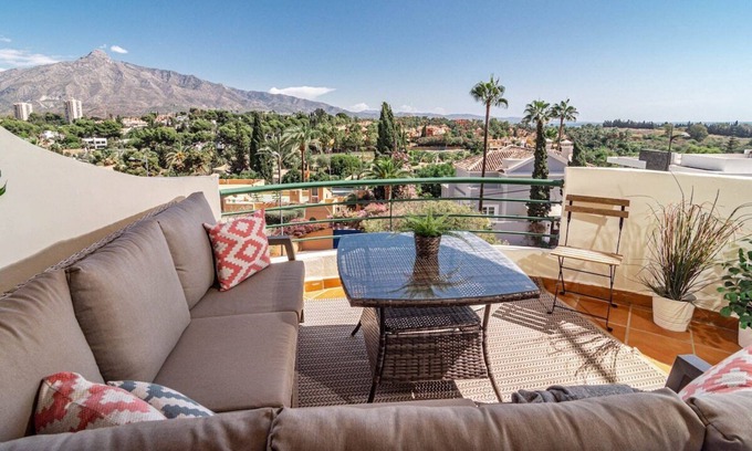 Nueva Andalucia Apartment | SAT2 - Modern 2 bedroom apartment with ocean view