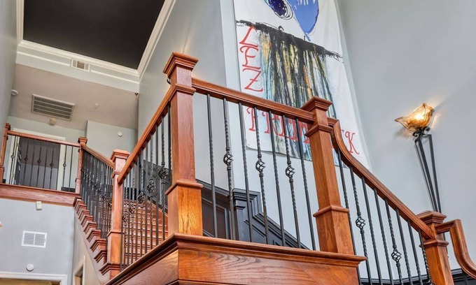 Old West Broad Neighborhood House | Savannah Frederick - Entire Home
