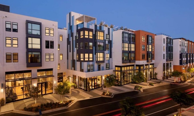 Sunnyvale Condo | Savoy Modern 1BR Condo w Pool for Family Vocation