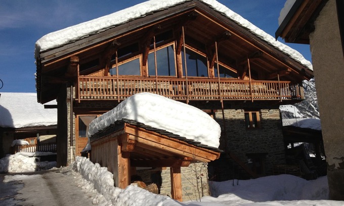Villaroger Ski Chalet | Savoyard chalet connected to the resort of Les Arcs, rental from Sunday to Sunday
