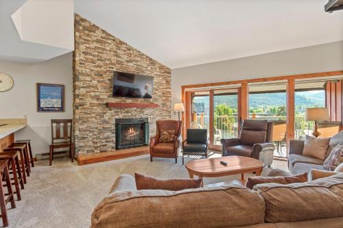 Historic District Apartment | Sawmill Creek Condo 403 by Great Western Lodging