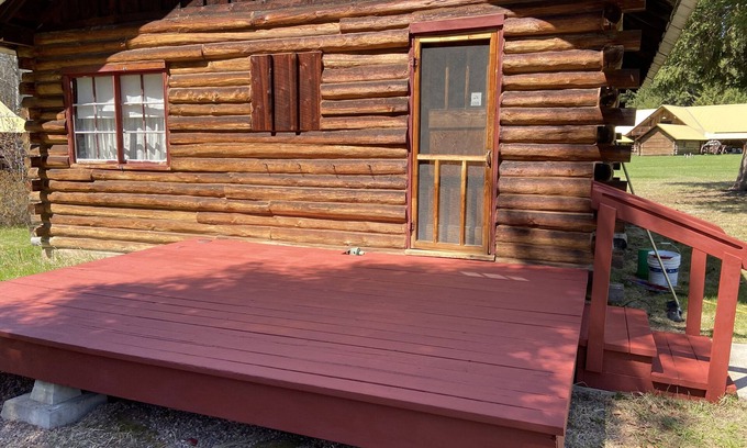 Seeley Lake Cabin | Sawtooth @ Seven Timbers-Cute 1 bedroom cabin with loft and lake view