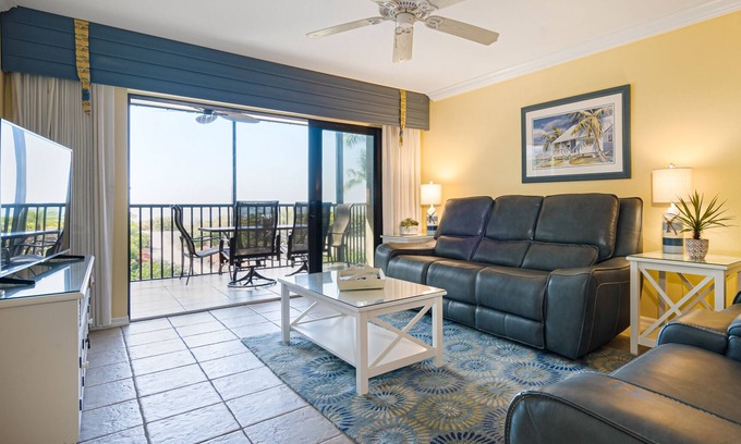 Sanibel Condo | Sayana of Sanibel 101, 2 Bedroom Gulf Front Corner Unit Condo with 2 Bikes