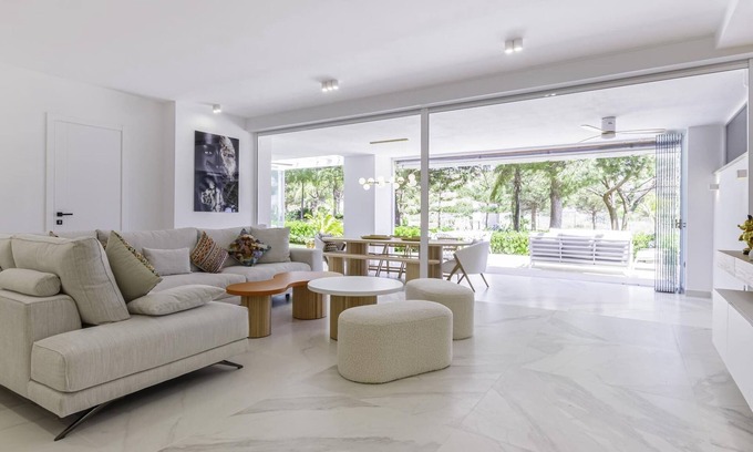 Marbella Ski Chalet | SC8. Exclusive Luxury Townhouse for Holiday Rentals.