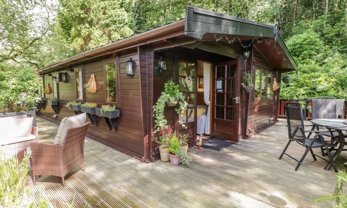 Troutbeck Bridge Cottage | SCAFELL LODGE, family friendly, with pool in Windermere