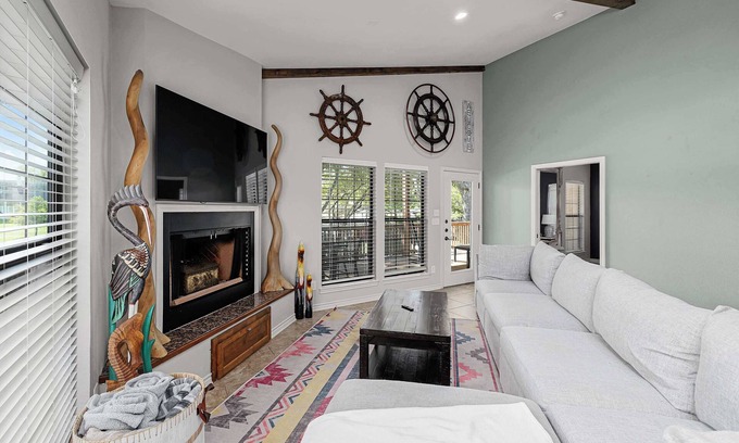 McQueeney House | Scenic Lakefront | Fire Pit + Outdoor Kitchen