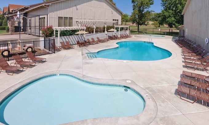 Afton Condo | Scenic Lakeside Escape Studio @ Grand Lake Resort