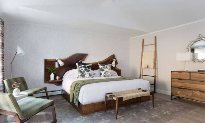 Stowe Area Hotel | Scenic Lodge in Town | Hike, Dine & Relax All Within Walking Distance
