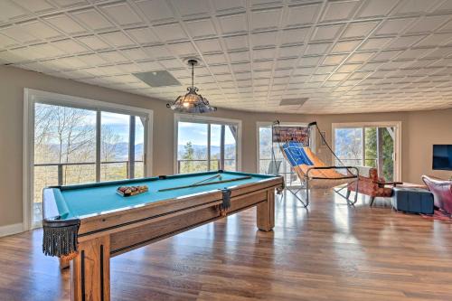 Waynesville House | Scenic Pet-Friendly House with Private Hot Tub!
