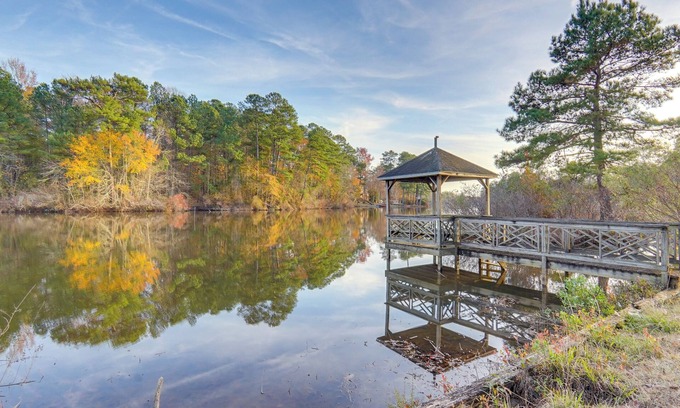 Westover Apartment | Scenic Studio w/Dock Access in Fayetteville!
