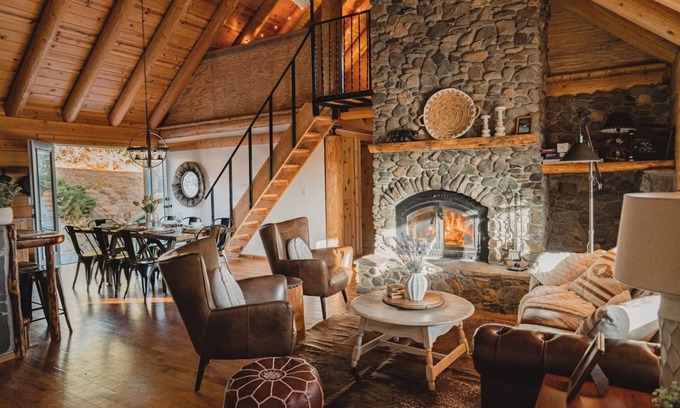Mariposa Apartment | Scenic View Yosemite Cabin With Hottub by Casa Oso
