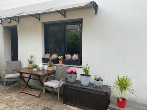 Hunger Apartment | Schöne Ferienwohnung mit Terrasse, nur 2 Minuten zur Autobahn