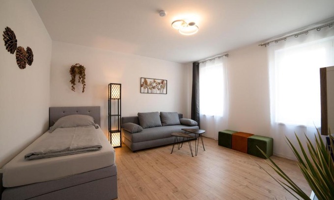 Ilversgehofen Apartment | Schöne große Ferienwohnung 79m2 und 2 Bäder, Zentrumnah, 2OG