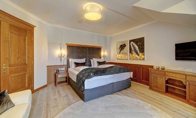 Roehrnbach House | SCHLÖSSL-SUITE - Wellness- & Sporthotel Jagdhof *