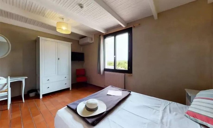 Lourmarin Apartment | Schlafzimmer Doppelbett 2 Personen