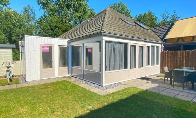 Breskens House | Schoneveld 147 of type Duinroos located at the Schoneveld holiday park built as a 4-bedroom semi-detached house, the Dune Rose is very practical and cosy. The house is particularly suitable for 1 to 4 persons.