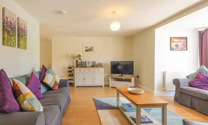 Alnmouth Cottage | SCHOONER COURT NO2, pet friendly, country holiday cottage in Alnmouth