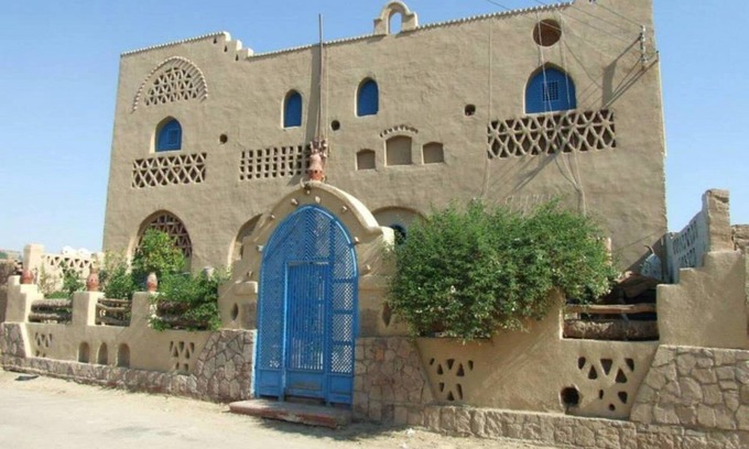 Luxor House | Scorpion House