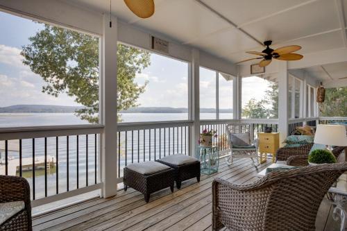 Groveoak House | Scottsboro Vacation Rental on Guntersville Lake!