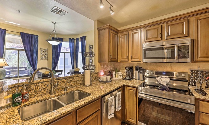 Central Scottsdale Condo | Scottsdale Condo w/ Pool Access, 11 Mi to Old Town