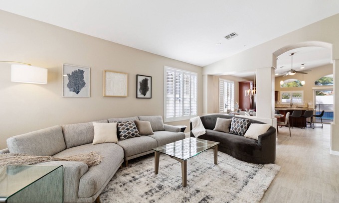 Aztec Corridor House | Scottsdale house close to all: Mayo Clinic, spring training, Phoenix Open PGA