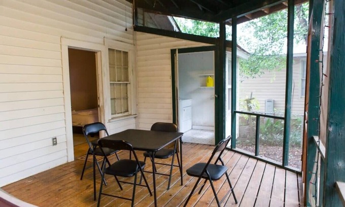 Rosewood House | Screened Porch&Hammock - The Cottage at Graymont