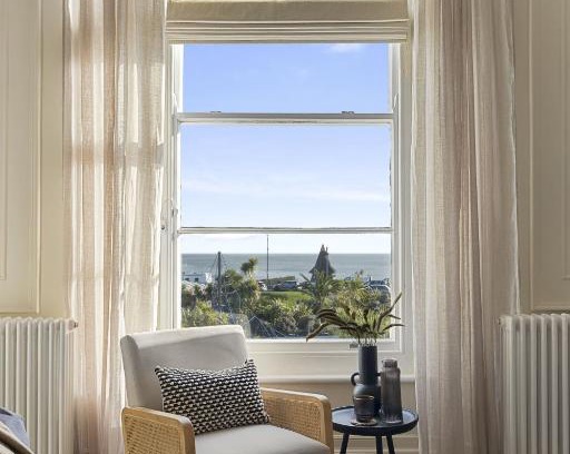 Teignmouth House | Sea Breeze, Luxury Views Seafront Stylish Home