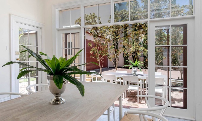 Semaphore House | Sea Breeze Manor | Beach | Sleeps 12 | Sunset View