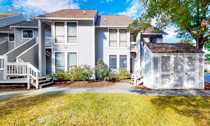 Bethany Beach Condo | Sea Colony Tennis 1st-floor condo with tennis court, gym, & sauna