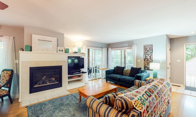Bethany Beach Condo | Sea Colony Tennis 1st-floor condo with basketball court & tennis court