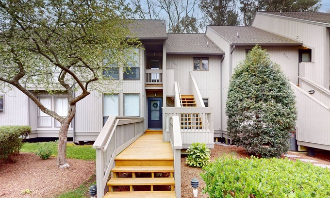 Bethany Beach Villa | Sea Colony Villa with Central AC & Washer/Dryer - Private Beach & 12 Pools