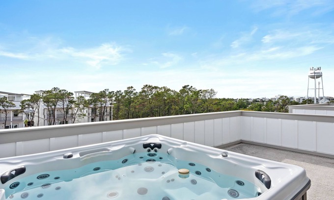 West Panama City Beach House | Sea Dweller by AvantStay | Rooftop Spa + Gulf View | Golf Cart, Pool