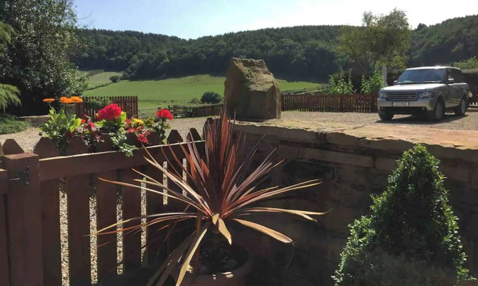 Scalby House | Sea & Forest Views & Fully Fenced Dog Field
