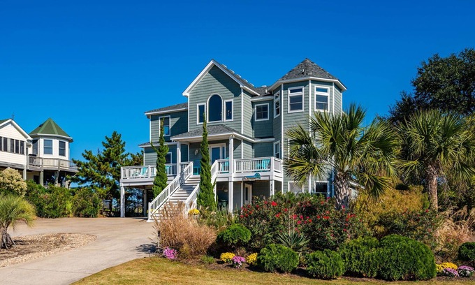 Whalehead Beach House | Sea Forever-Oceanside 8-10 BR; Pool, Hot Tub, Elevator, Gardens!