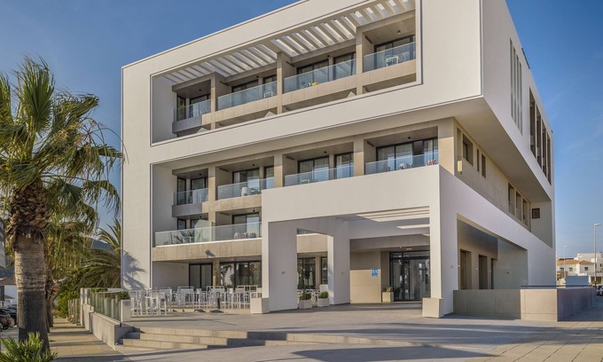 Bolonia Apartment | SEA FRONT APARTMENT