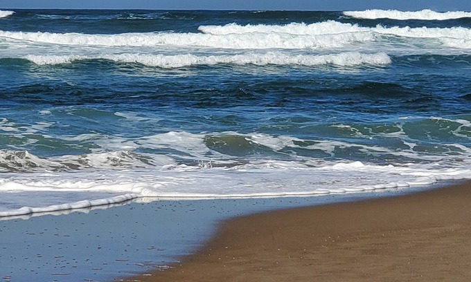 Lincoln City Condo | SEA GYPSY EXCELLENCE VIEW Condo 125 nGround Floor, On the Beach, Pool, Kitchen