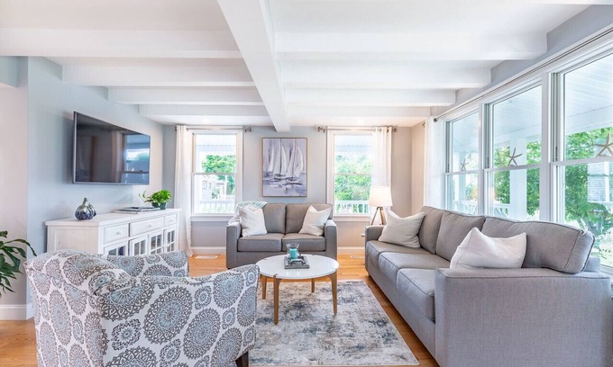 Newburyport House | SEA-ING IS BELIEVING 4 bedroom Getaway!