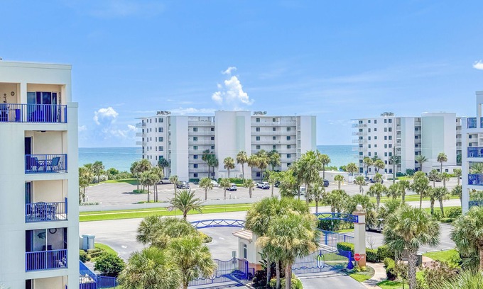 New Smyrna Beach Condo | Sea La Vie | Corner 3BR Ocean/Pool/Estuary View
