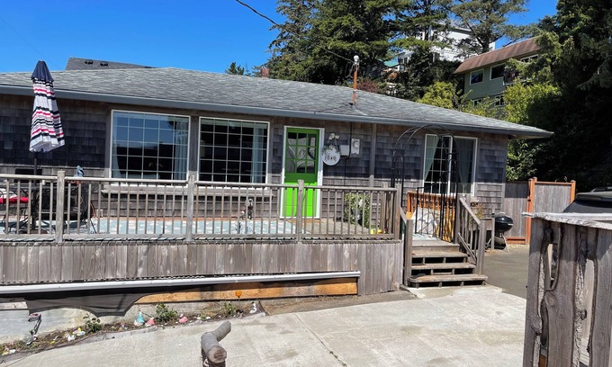 Pacific City House | Sea La Vie Cottage cozy and only an 8 minute walk to the beach.