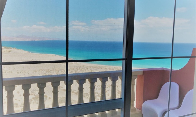 Pajara Apartment | Sea View-2 Large Bedrooms-Free Wifi-Netflix-Beach Toys