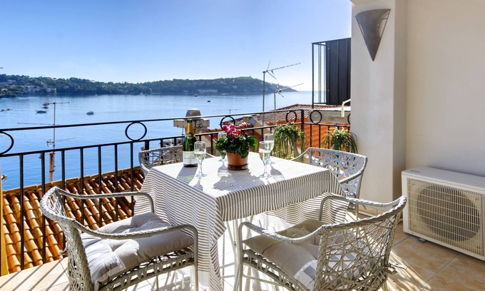 Villefranche-sur-Mer Apartment | Sea View Apartment in the Old Town - Air conditioning!
