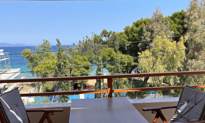 Spata-Artemida Apartment | Sea view apartment near the beach